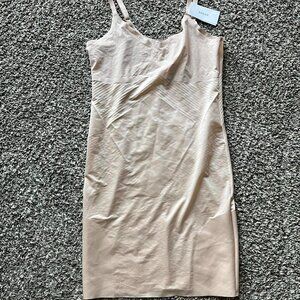 NWT Spanx Cream Bodycon Cami Medium Shapewear Softgirl Artsy Feminine Normcore